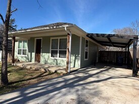 613 W Parnell St in Denison, TX - Building Photo