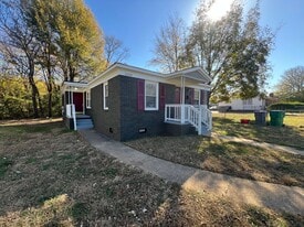 2220 Custer St in Charlotte, NC - Building Photo