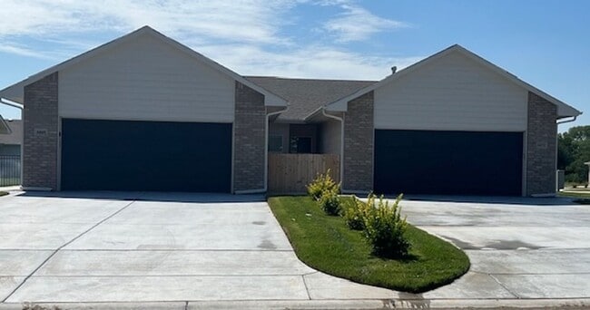property at 4551 N Sandplum Ct