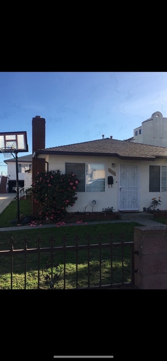 4380 W 136th St, Unit C in Hawthorne, CA - Foto de edificio