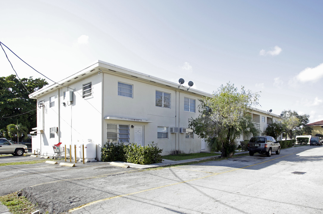 Bahama Building 2 in Coral Gables, FL - Building Photo