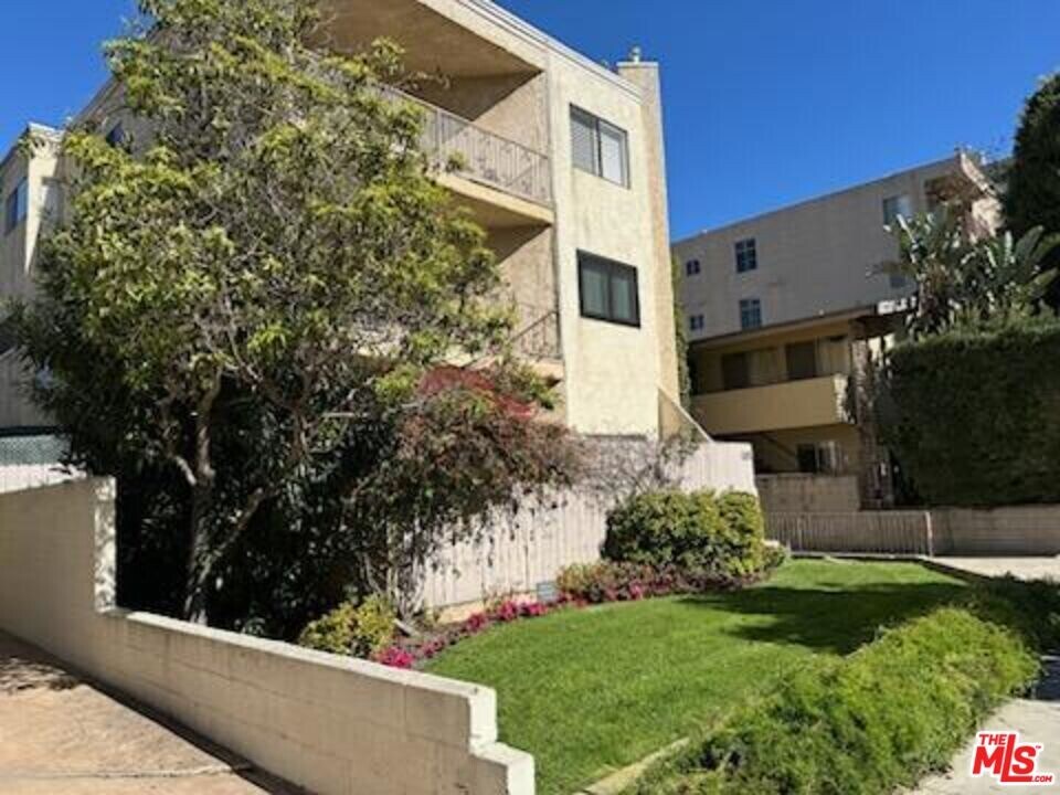 1041 2nd St in Santa Monica, CA - Building Photo