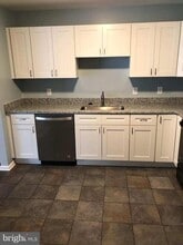 6407 Spruce Mill Dr in Morrisville, PA - Foto de edificio - Building Photo