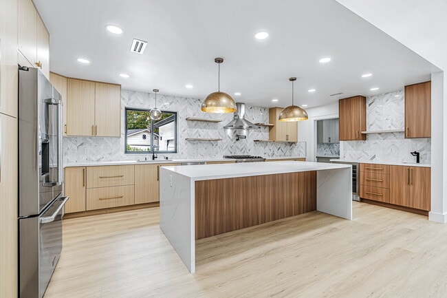160 Vía Del Sol in Walnut Creek, CA - Building Photo - Building Photo