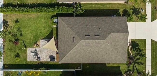 1495 Lexington Square SW in Vero Beach, FL - Building Photo - Building Photo