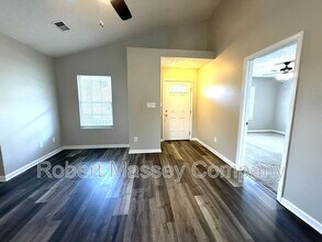 7042 Shanty Creek Dr in Louisville, KY - Foto de edificio - Building Photo