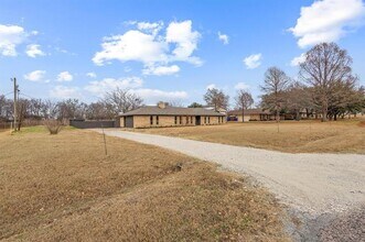 3327 Carriage Cir in Sherman, TX - Building Photo - Building Photo