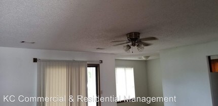 211 W Main St in Smithville, MO - Building Photo - Building Photo