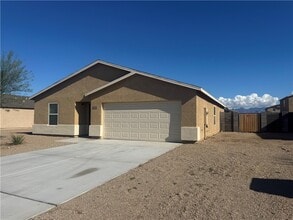 1624 Paige Dr in Bullhead City, AZ - Building Photo - Building Photo