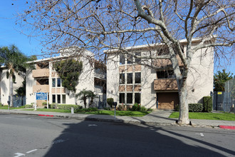 American City Apartments in Santa Ana, CA - Building Photo - Building Photo