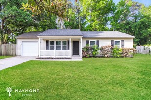 102 Birchwood Dr in Summerville, SC - Building Photo
