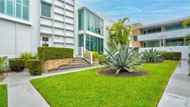 10178 Collins Ave in Miami Beach, FL - Foto de edificio - Building Photo