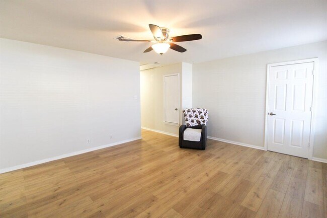 6907 Stonleigh Pl in Austin, TX - Building Photo - Building Photo