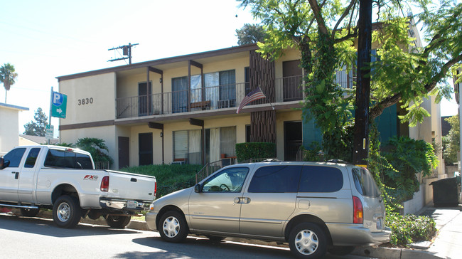 3830 Orangedale Ave in Montrose, CA - Building Photo - Building Photo