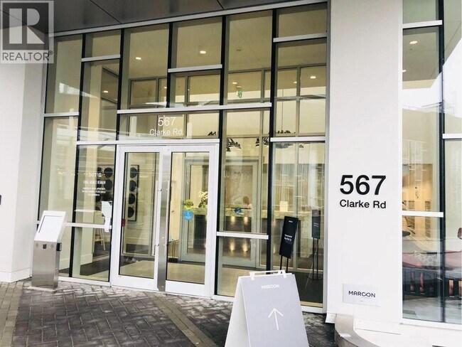 567 Clarke Rd in Coquitlam, BC - Building Photo - Building Photo