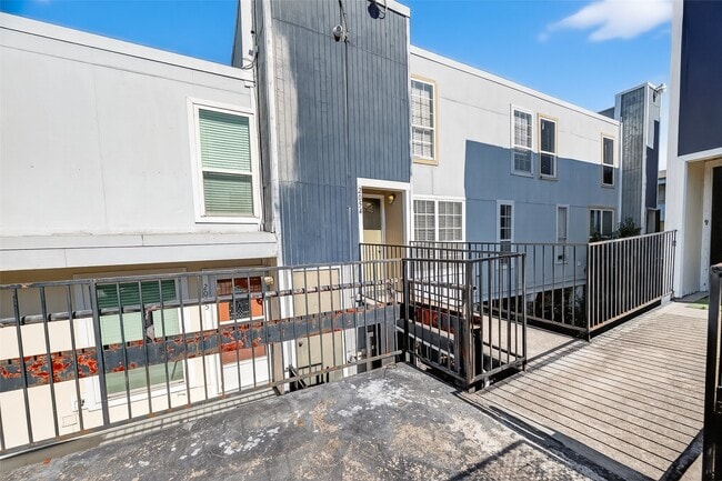 property at 781 Country Pl Dr