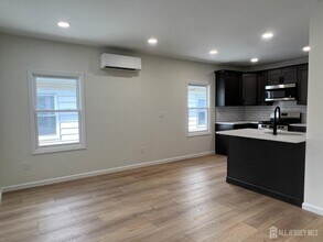 33 Obert St in South River, NJ - Building Photo - Building Photo