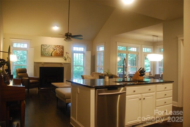 14 Dianthus Dr in Asheville, NC - Building Photo - Building Photo