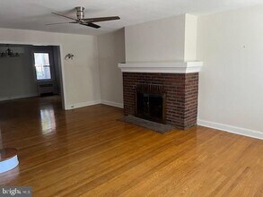 911 Darby Rd in Havertown, PA - Building Photo - Building Photo