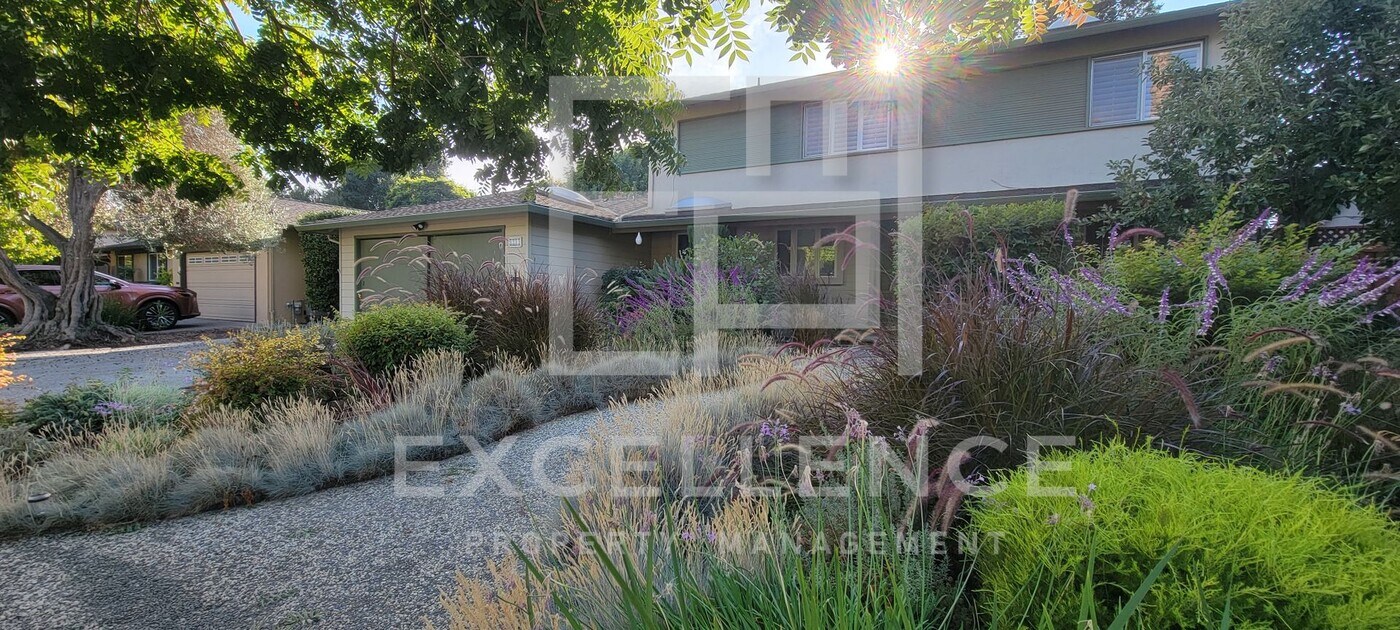 2233 Glenkirk Dr in San Jose, CA - Building Photo