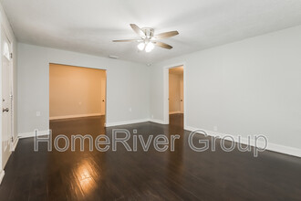 1410 E Waters Ave in Tampa, FL - Building Photo - Building Photo