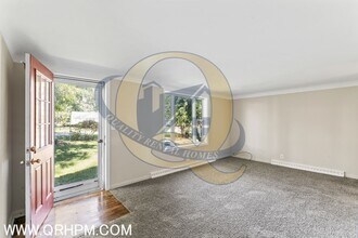 5068 Roberts Dr in Flint, MI - Building Photo - Building Photo