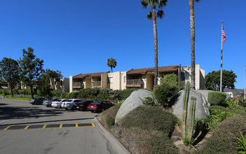 RB Racquet Club Apartments in San Diego, CA - Foto de edificio - Building Photo