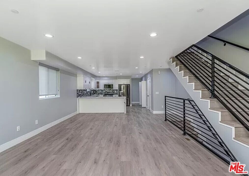 1947 Vista Del Mar Ave in Los Angeles, CA - Building Photo