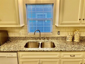 106 N Eastwood St in Houston, TX - Building Photo - Building Photo