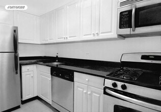 230 E 79th St in New York, NY - Building Photo - Building Photo