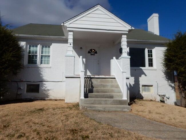 property at 1228 E Washington Ave