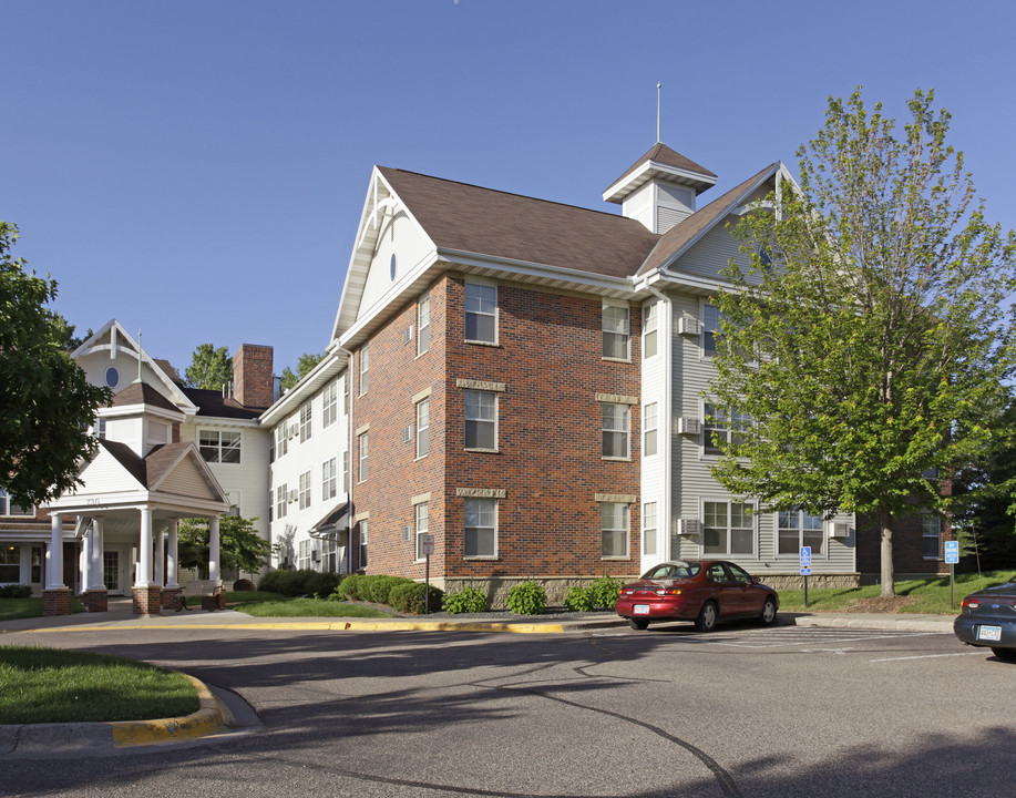 Parkview Plaza in Mendota Heights, MN - Building Photo