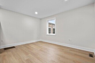 1546 Chapel St in New Haven, CT - Building Photo - Building Photo