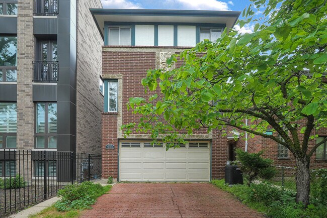 property at 1512 W Diversey Pky