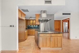 3301 NE 5th Ave in Miami, FL - Foto de edificio - Building Photo