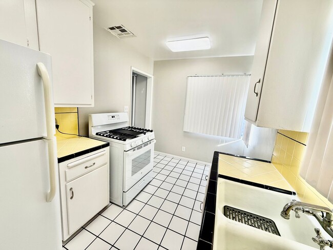 property at 3360-3364 32nd St