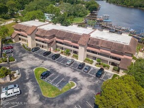 1307 River Hills Cir E in Jacksonville, FL - Building Photo - Building Photo