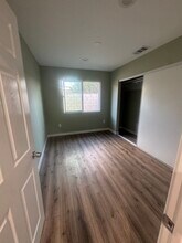1429 E 82nd St, Unit B in Los Angeles, CA - Building Photo - Building Photo