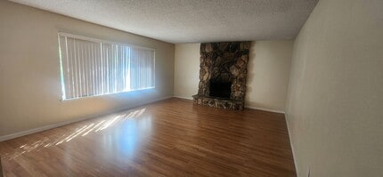 6844 Gloria Dr in Sacramento, CA - Building Photo - Building Photo