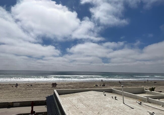 3773 Ocean Front Walk in San Diego, CA - Foto de edificio - Building Photo