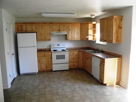 853 Quinn Ct in Ogden, UT - Building Photo - Building Photo