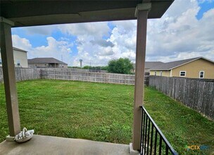 729 Community Dr in New Braunfels, TX - Building Photo - Building Photo