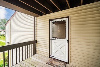 2 Avon Dr E in East Windsor, NJ - Building Photo - Building Photo
