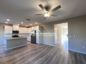 2808 Bedell St in Lincoln, CA - Foto de edificio - Building Photo