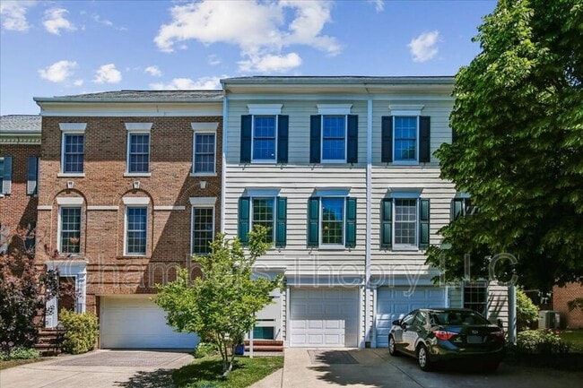 property at 124 Rolling Trce