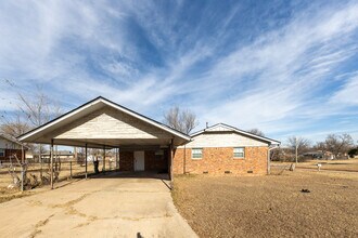 1702 NW 45th St in Lawton, OK - Building Photo - Building Photo