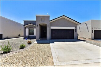 13868 Paseo Perlas Dr in Horizon City, TX - Building Photo - Building Photo