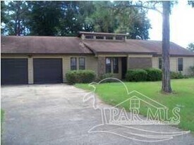 4417 Eastpointe Dr in Pensacola, FL - Building Photo