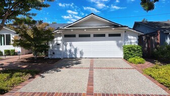 1572 Meadow Ln in Mountain View, CA - Building Photo