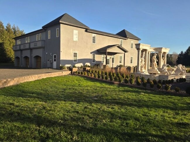 property at 1280 Oak St